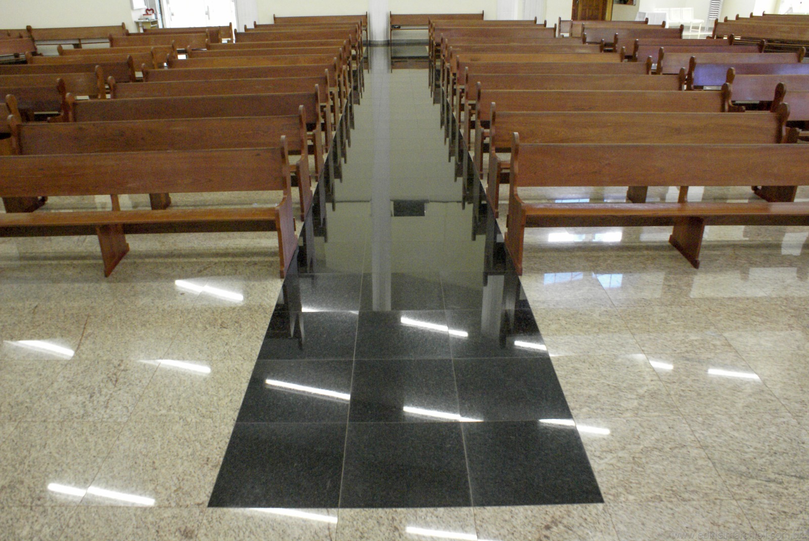 Dimensional Rochas